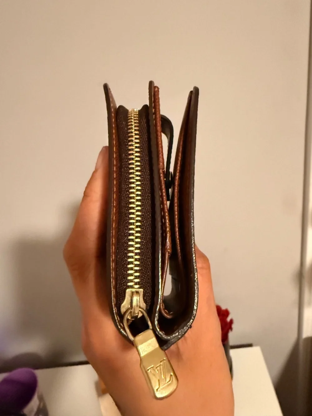 LV short wallet